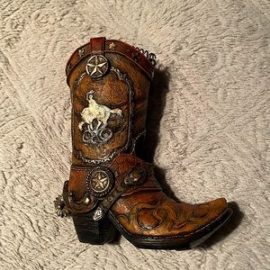Decorative Cowboy Boot Birdhouse